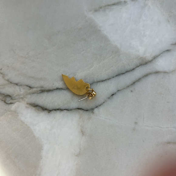 Vanessa Mooney Heart Earring - Picture 2 of 2